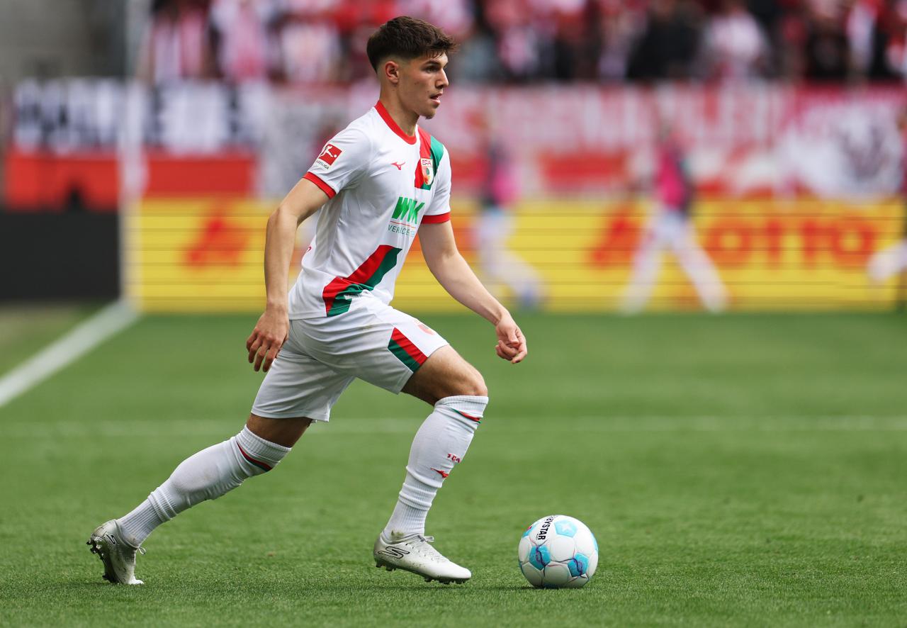 Kömür extends Augsburg contract until 2029