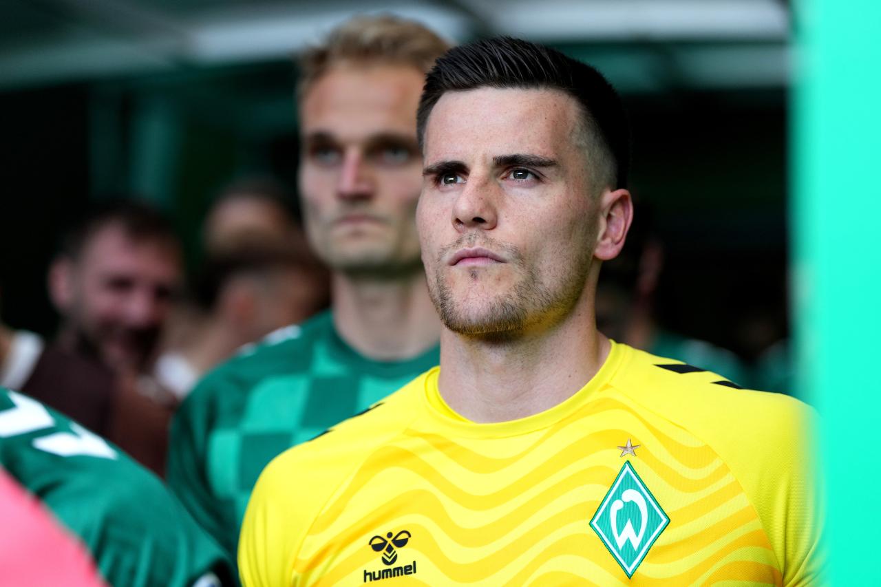 Change between the sticks? Backhaus to battle Zetterer for Bremen goalkeeper berth