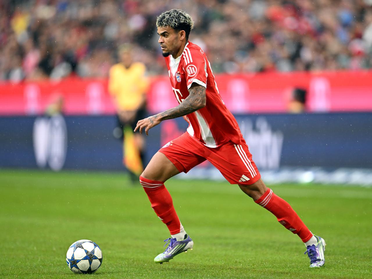 Bayern 2-1 Lyon: Luis Diaz makes his Allianz Arena debut
