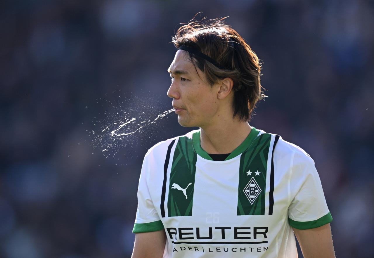 4 ITAKURA Ajax home shirt 2025-2026 オランダ 模様