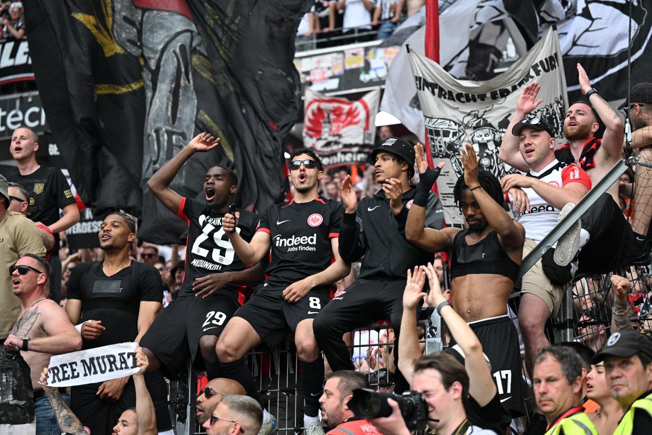 Report: Frankfurt happy with squad although more departures expected