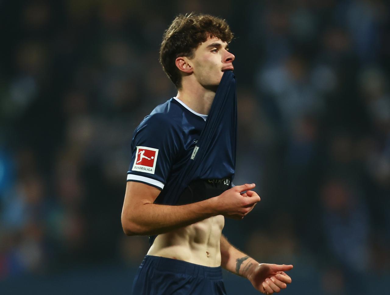 Official: Broschinski joins FC Basel for undisclosed fee