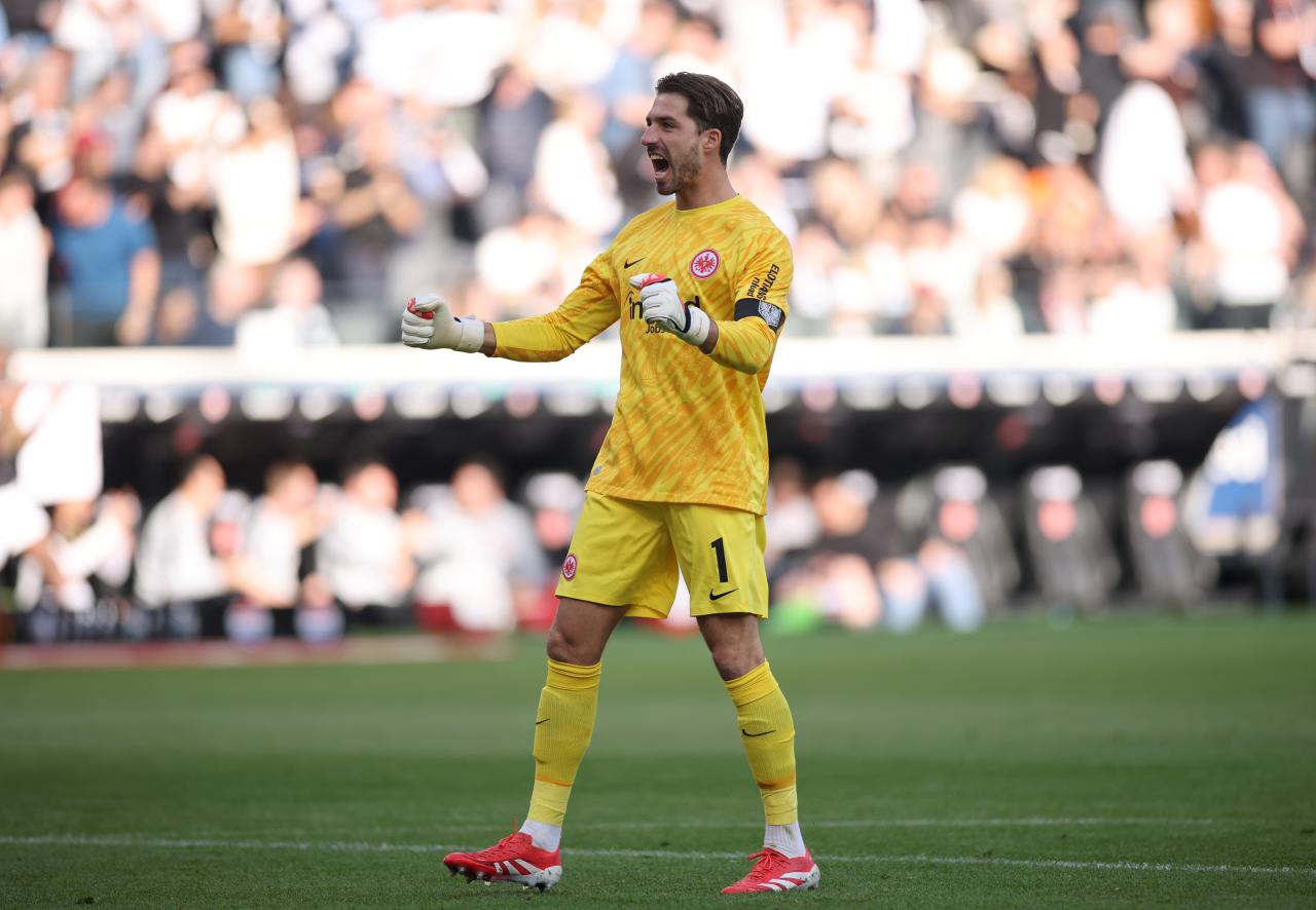 Trapp linked with Paris FC move, Zetterer listed as possible replacement