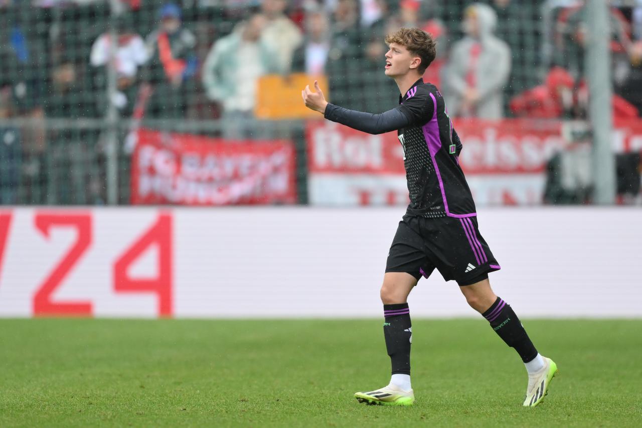 Wanner completes PSV move