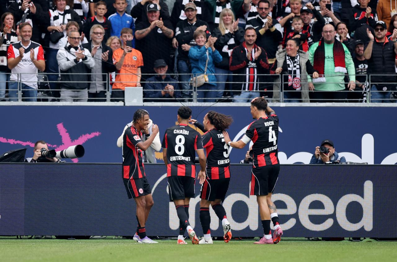 Uzun and Bahoya shine as Eintracht crush Werder