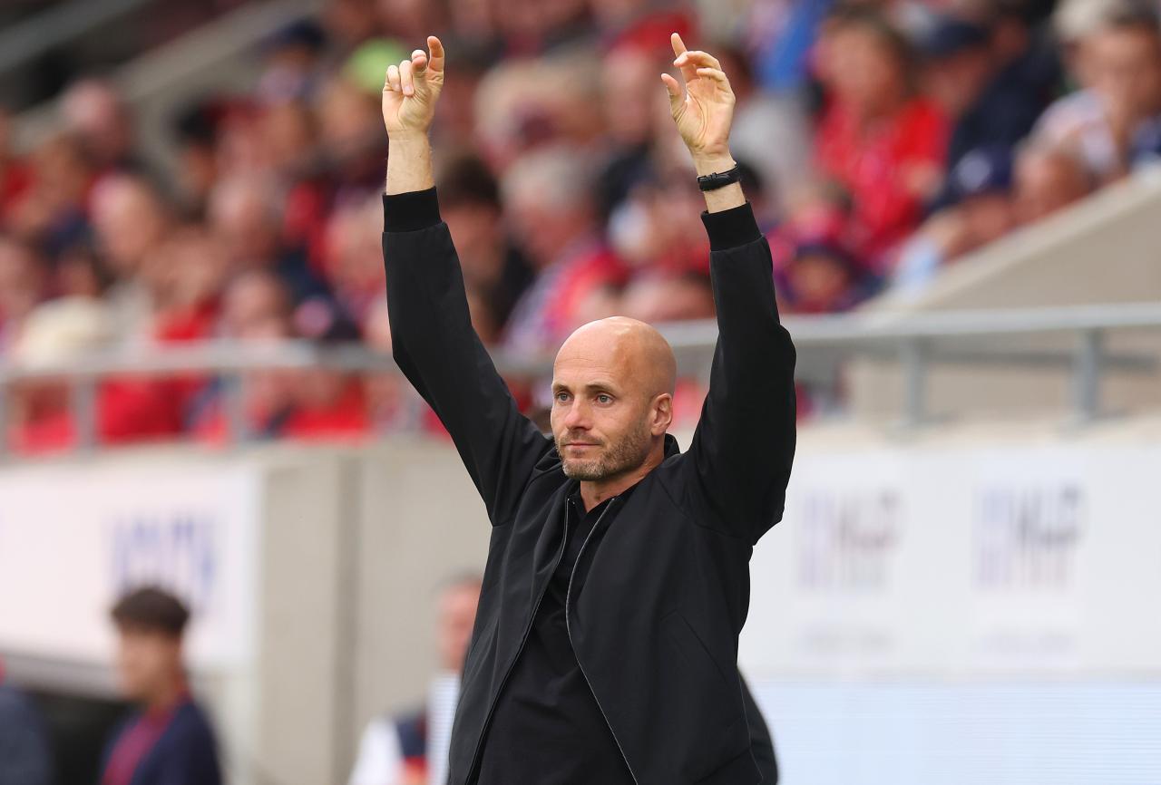 “Gouda-Guardiola” Simonis speaks to media following debut Bundesliga win