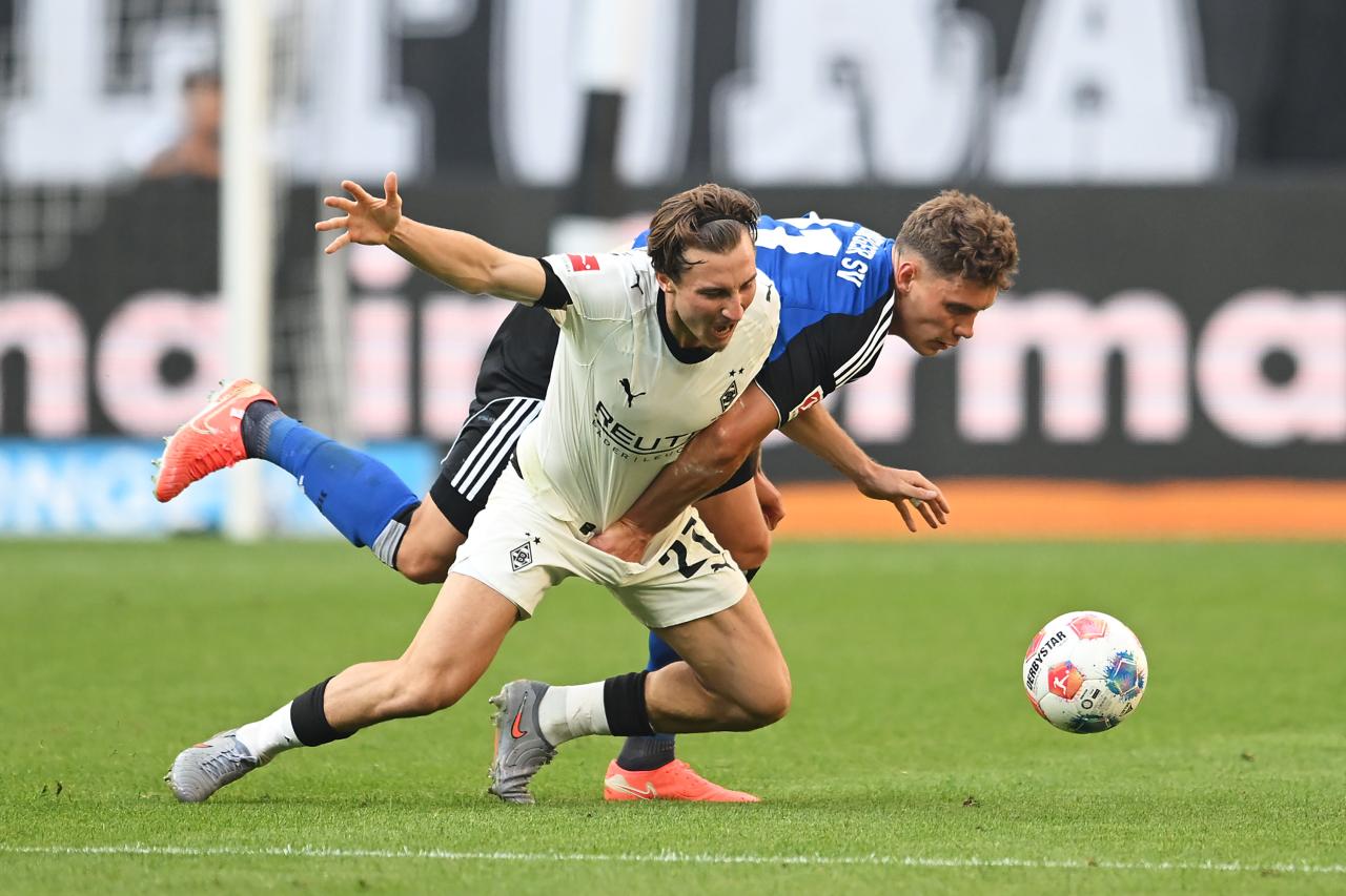 HSV hold Gladbach to draw in Bundesliga return
