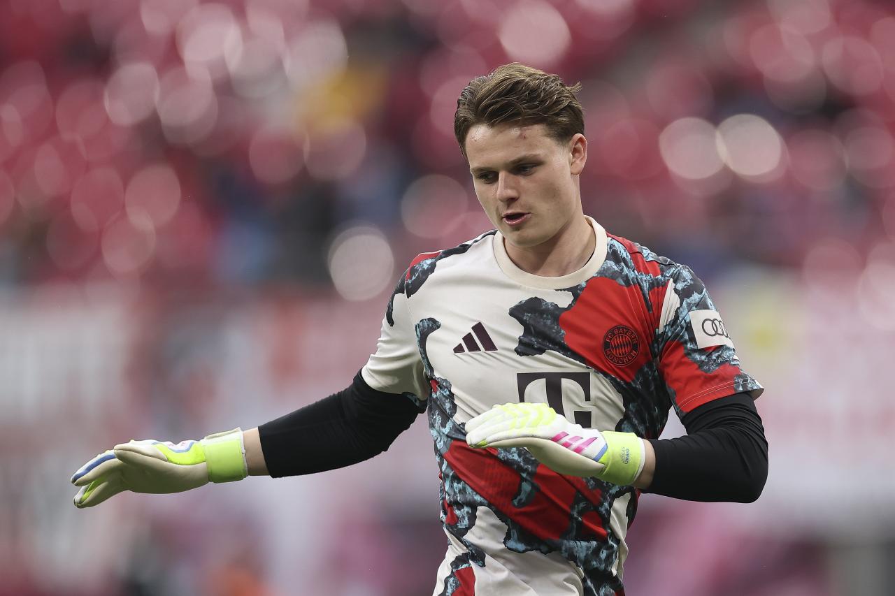 Urbig set for DFB-Pokal appearance for Bayern: “He’s made steps forward”