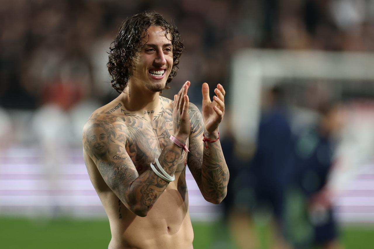 Borussia Dortmund finalize deal to sign Fabio Silva from Wolverhampton