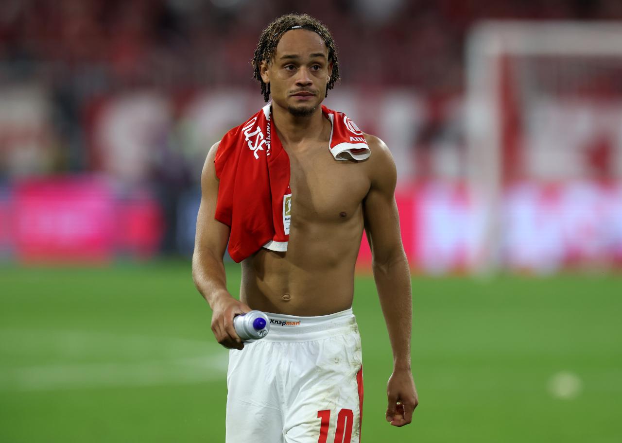 Tottenham make first offer for Xavi Simons