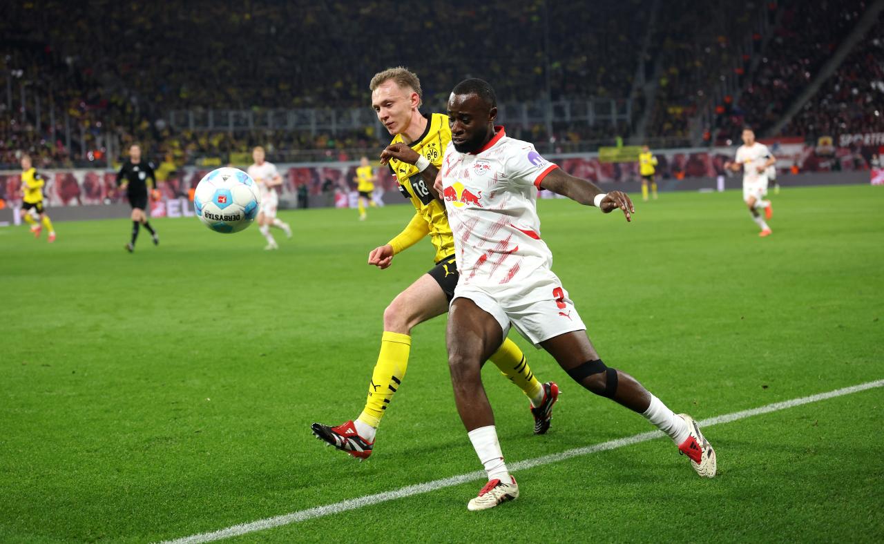 Sunderland agree deal to take Geertruida on loan