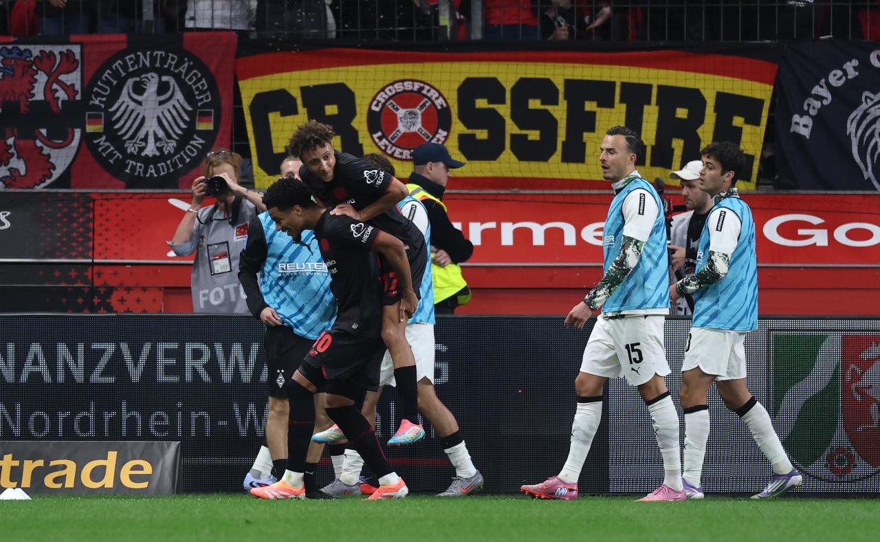 Gladbach secure late draw in Leverkusen