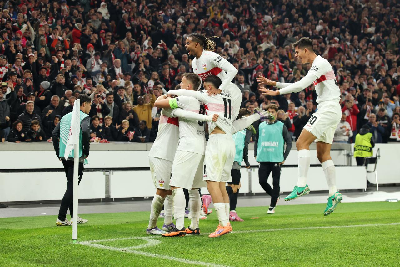 Stuttgart withstand late Vigo revival to claim 2-1 triumph