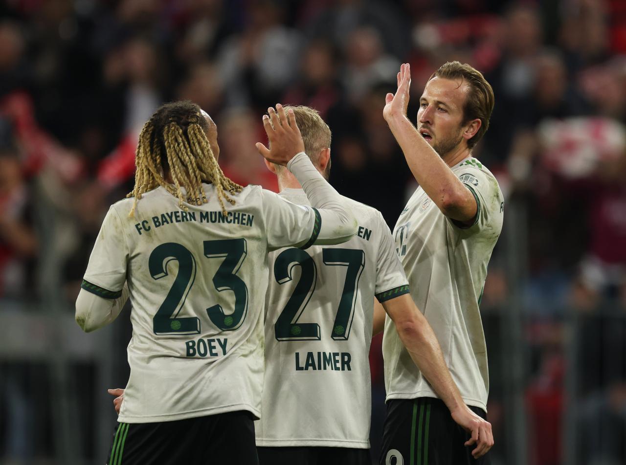 Kane hits 100 Bayern goals with brace in clear win over Werder