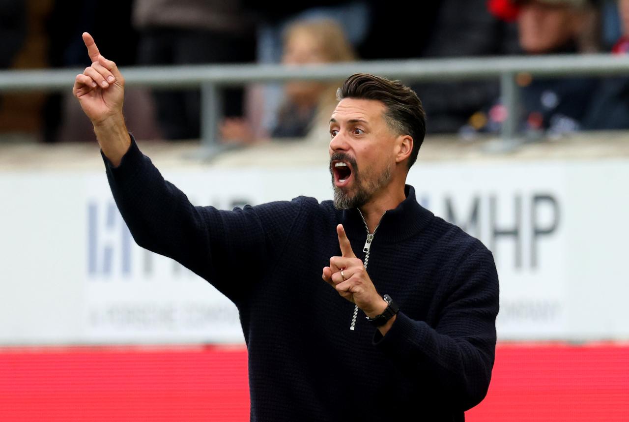 Schlotterbeck backs under-pressure Wagner after fourth straight Augsburg loss