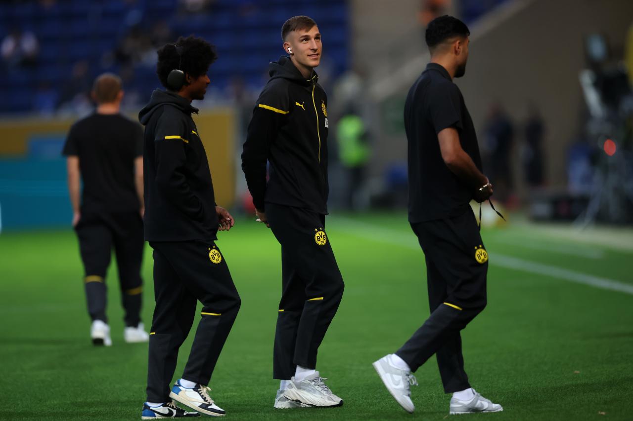 "We’ll have to stretch ourselves" – Kehl opens up on Dortmund's contract talks with star duo