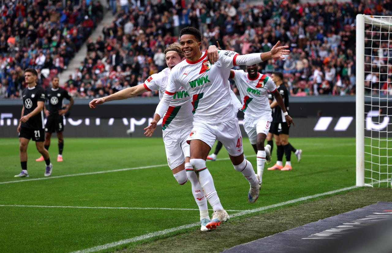 Kömür inspires Augsburg to compelling win over Wolfsburg