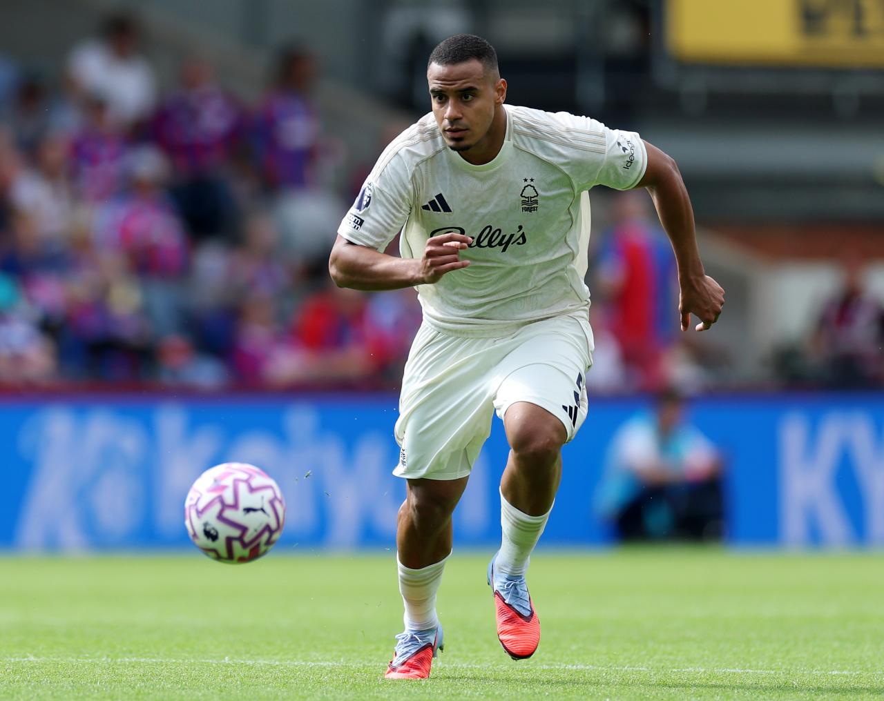 Bayern could face competition from Chelsea for Murillo