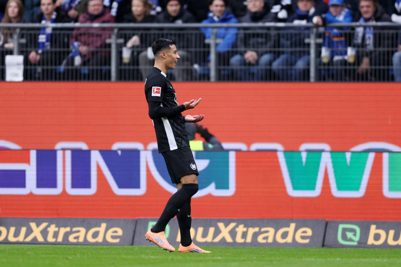 Daghim scores, Grabara saves, and Wolfsburg take crucial points in Hamburg