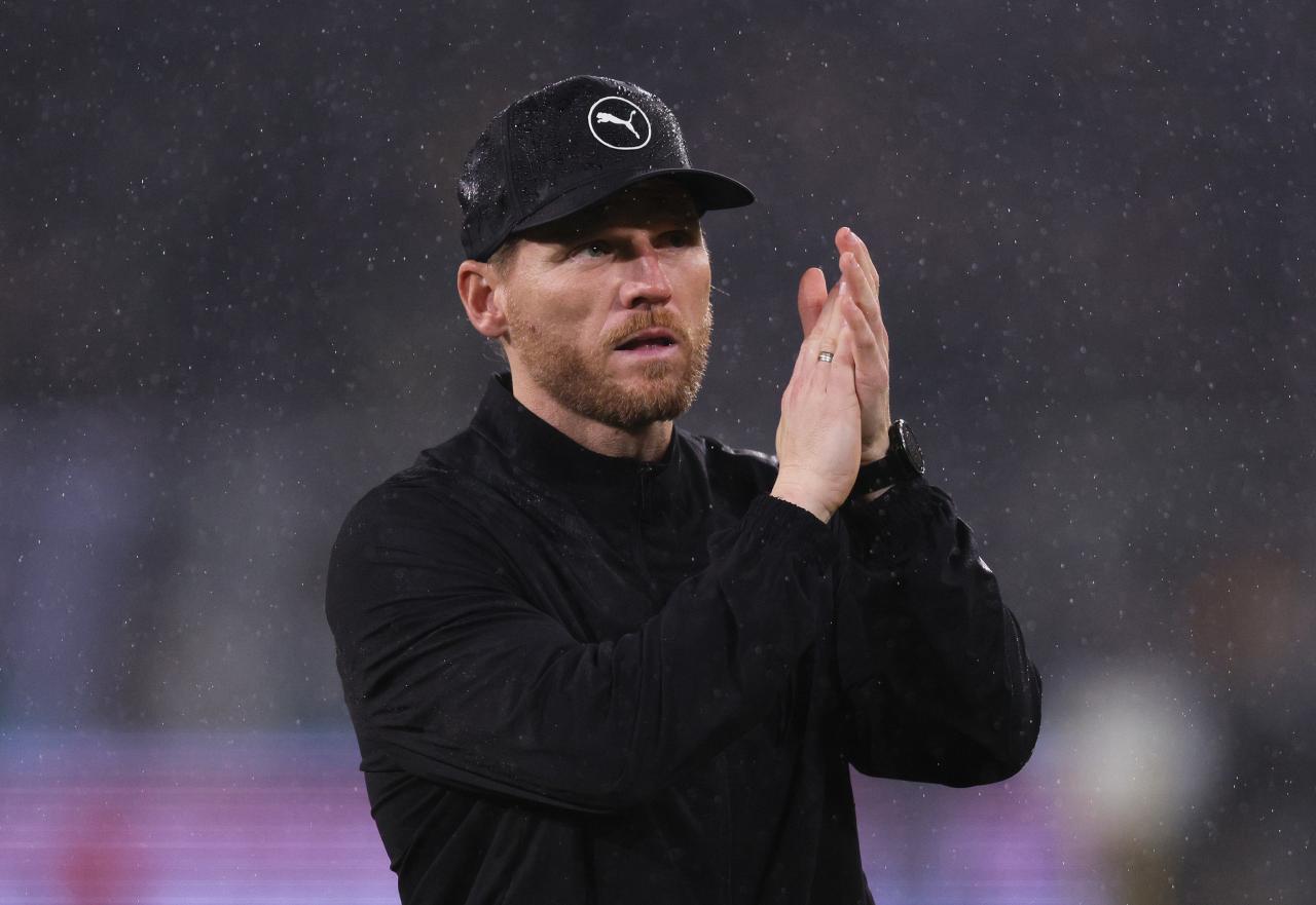 Gladbach chief comments on Polanski's future after relieving 4-0 win