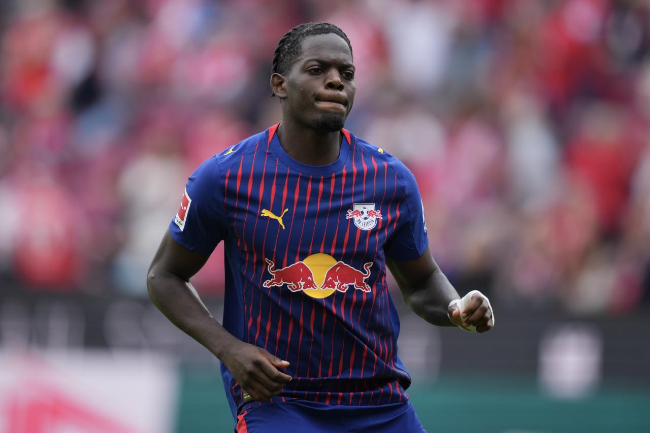 Castello Lukeba deflects question about his RB Leipzig future