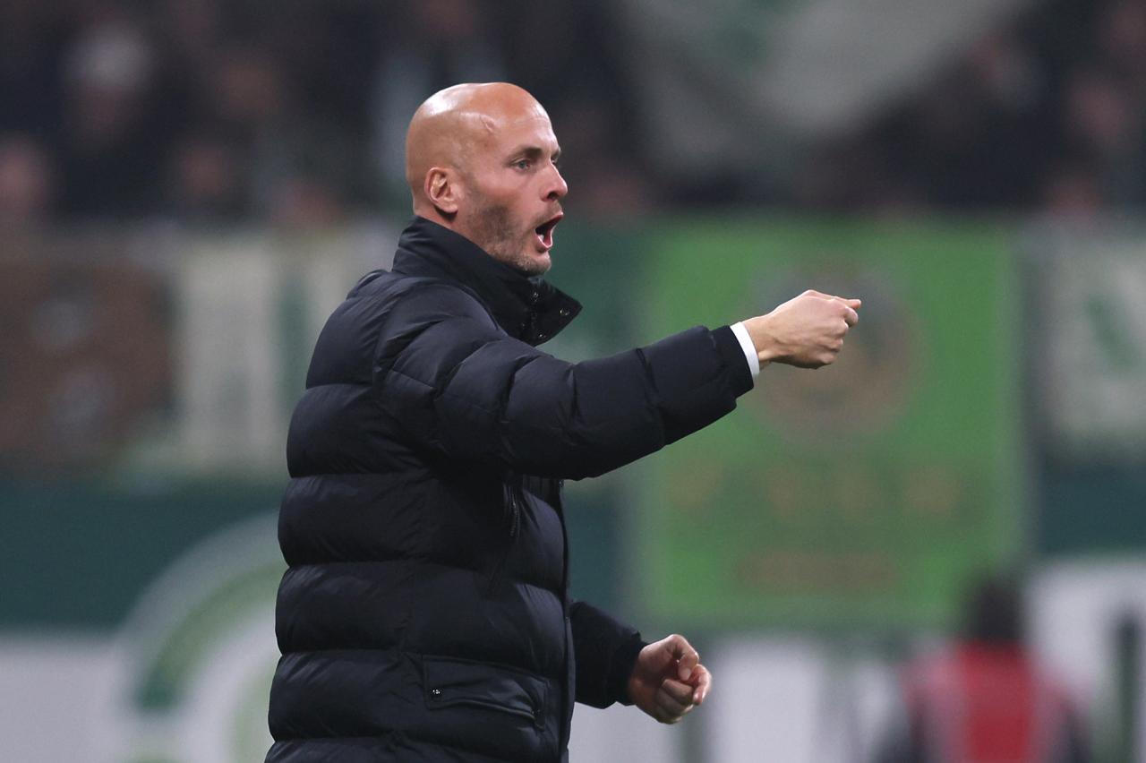 Multiple reports: Wolfsburg sack Simonis