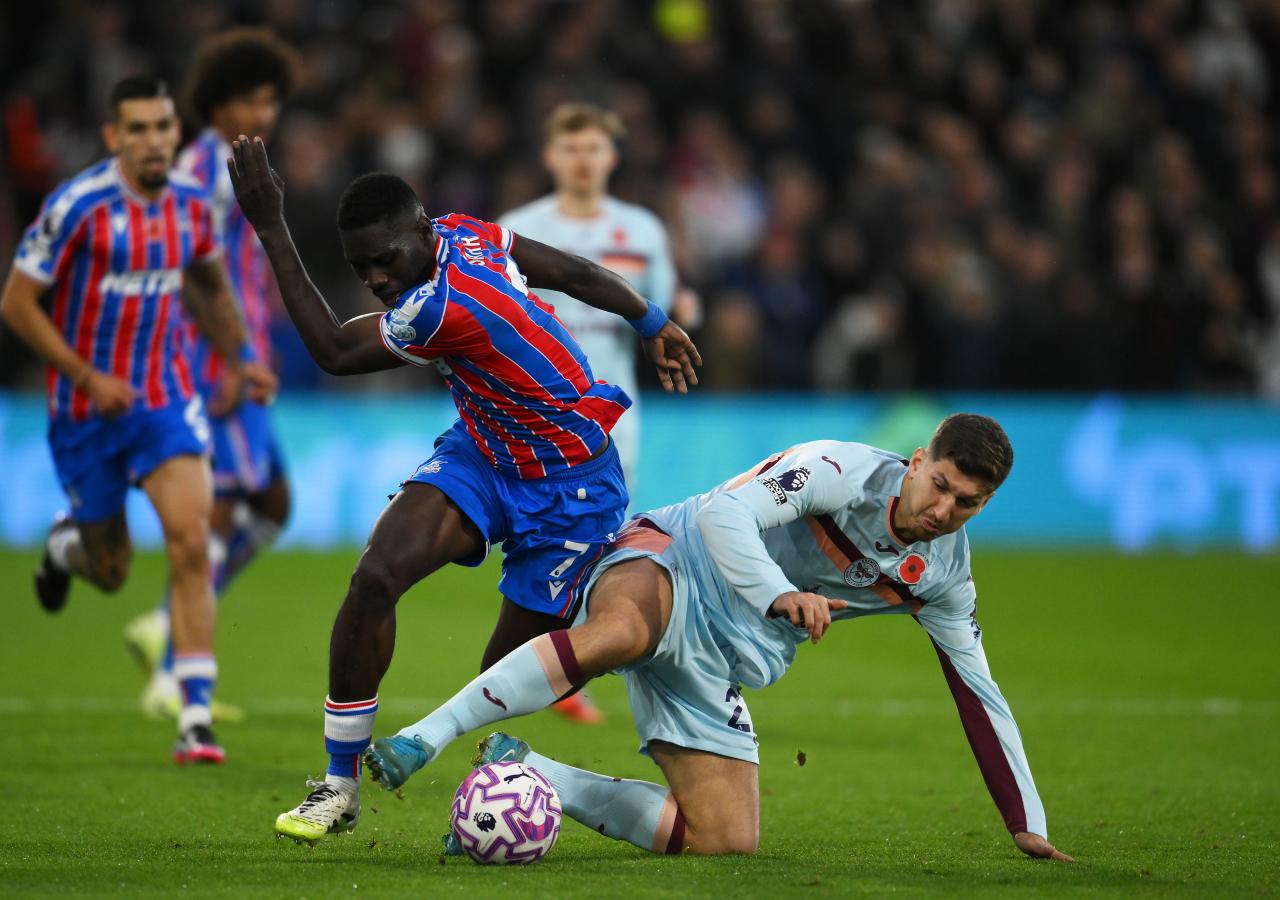 Frankfurt hoping to bolster midfield ranks with Brentford’s Janelt