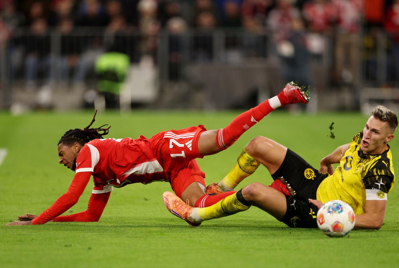 Barcelona join the race for Schlotterbeck and Upamecano