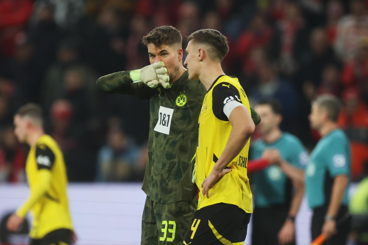 Borussia Dortmund goalkeeper set to extend contract