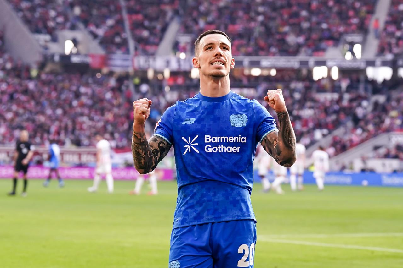 Leverkusen coach Martinez remains tight-lipped on Grimaldo speculation