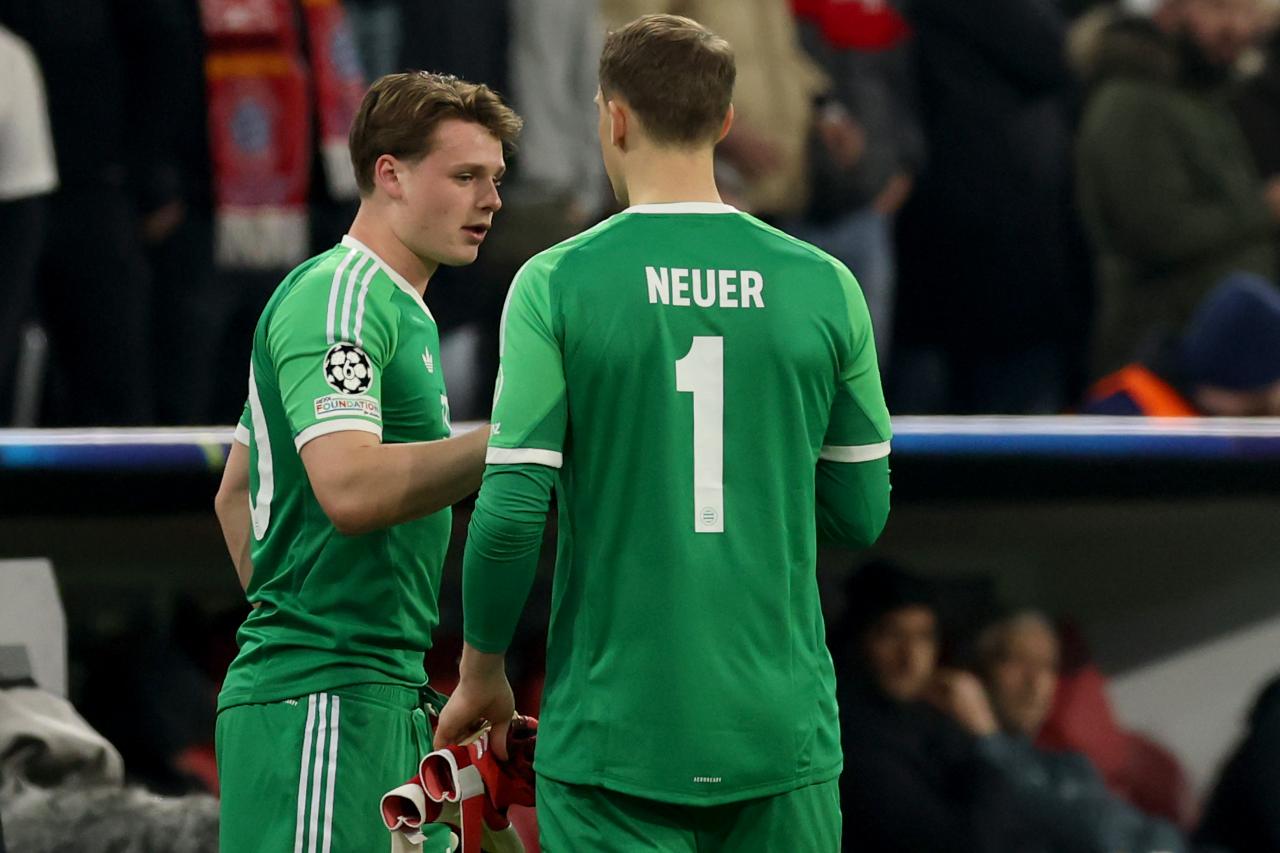 Jonas Urbig opens up on possibly following in Neuer's footsteps at Bayern