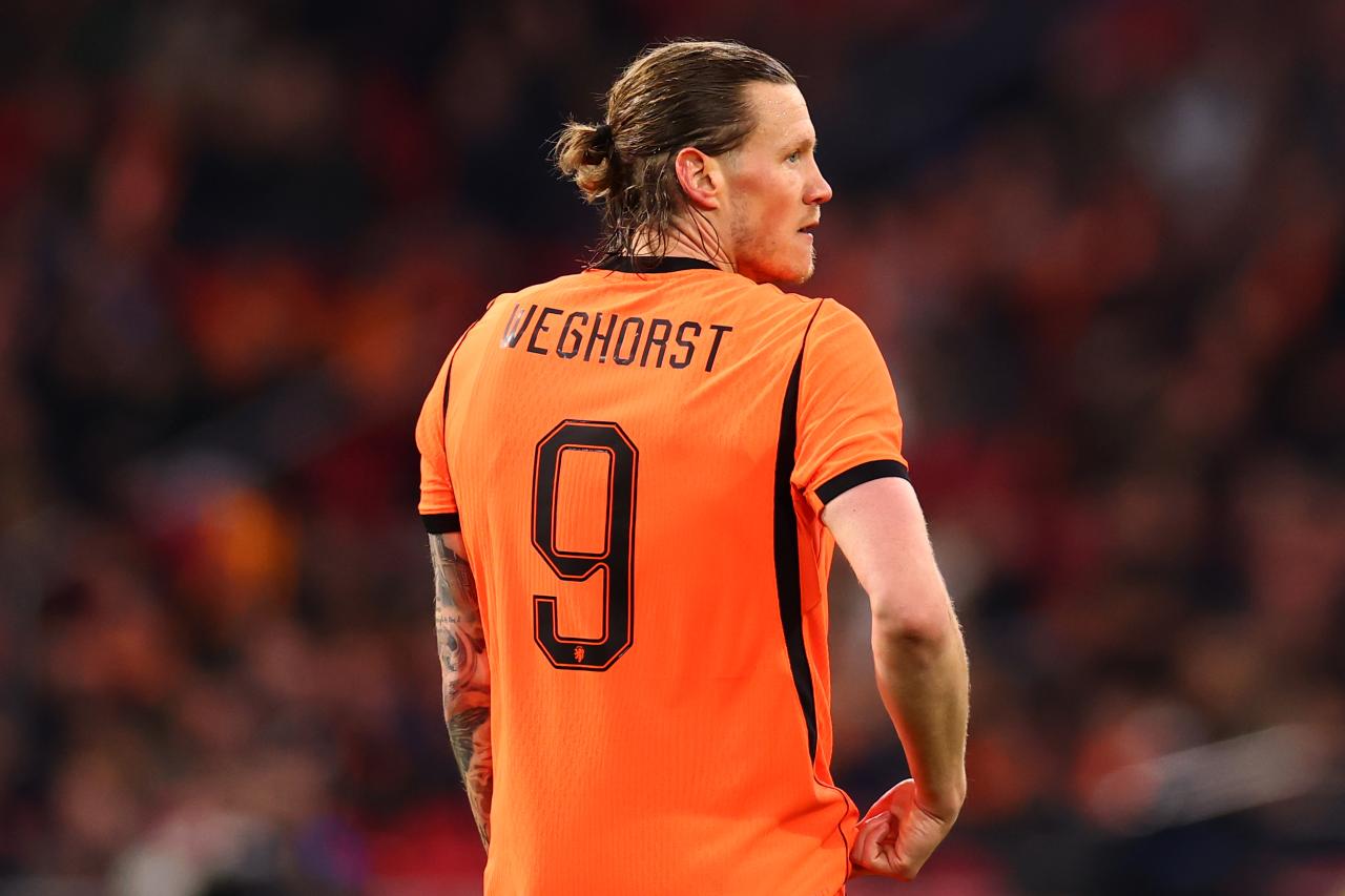 Schalke consider move for Weghorst