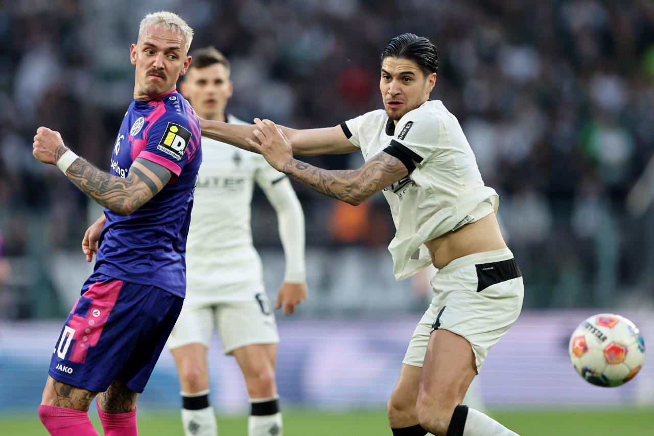 Last-gasp Mainz penalty extends Gladbach's winless run