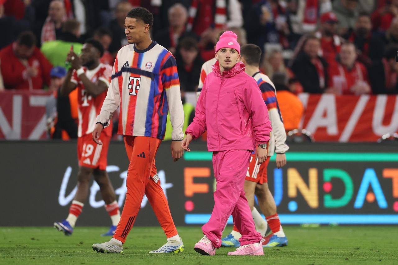 Kompany provides injury update on Lennart Karl after return to ball training