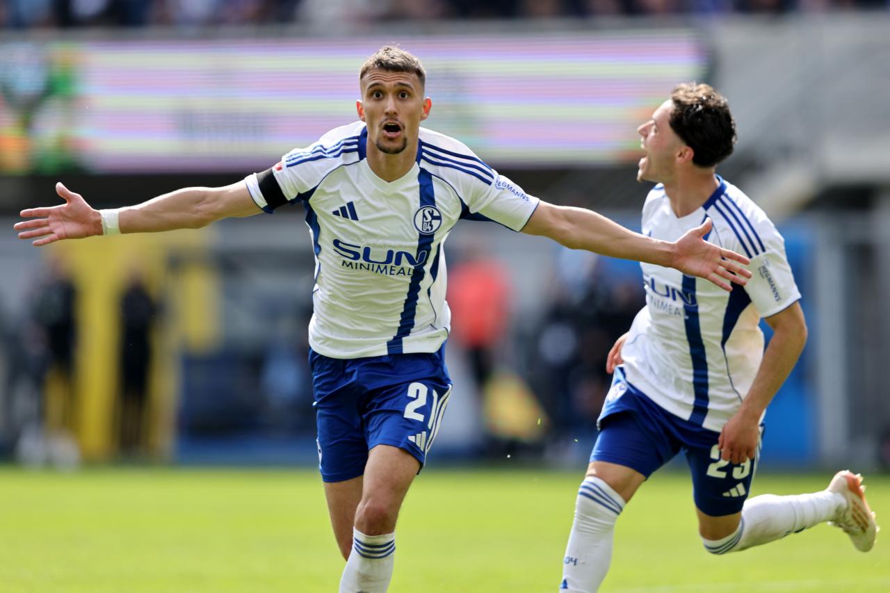 2. Bundesliga: Schalke take giant step towards promotion with dramatic comeback win over Paderborn