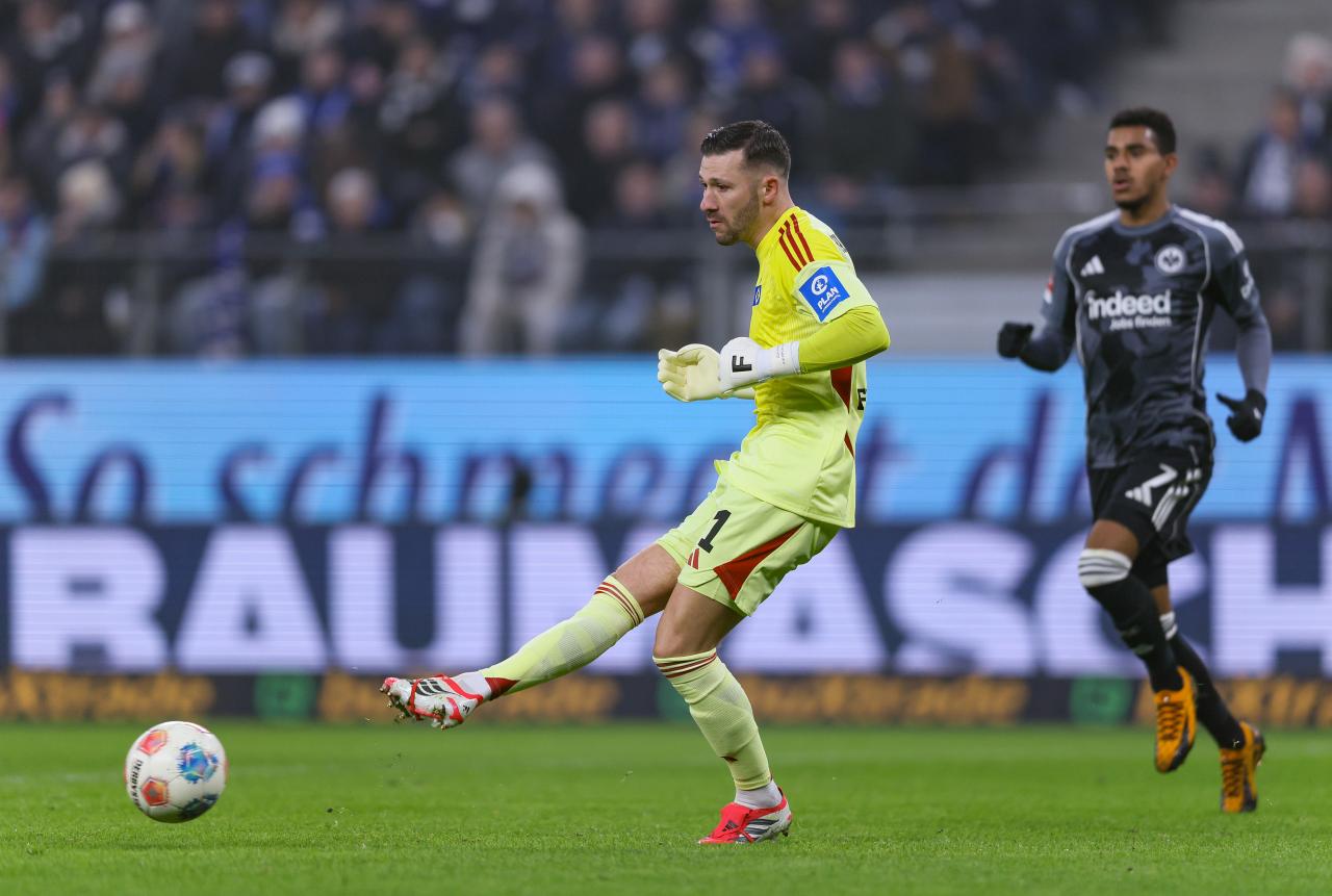 Eintracht Frankfurt vs. Hamburger SV preview: Riera's European dream clashes Polzin's survival bid