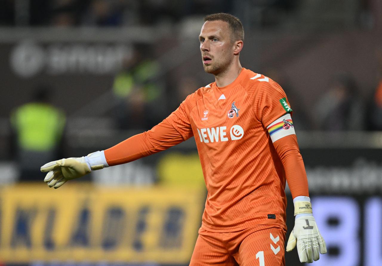 Köln shot-stopper Schwäbe "thrilled" with Neuer's new deal at Bayern Munich
