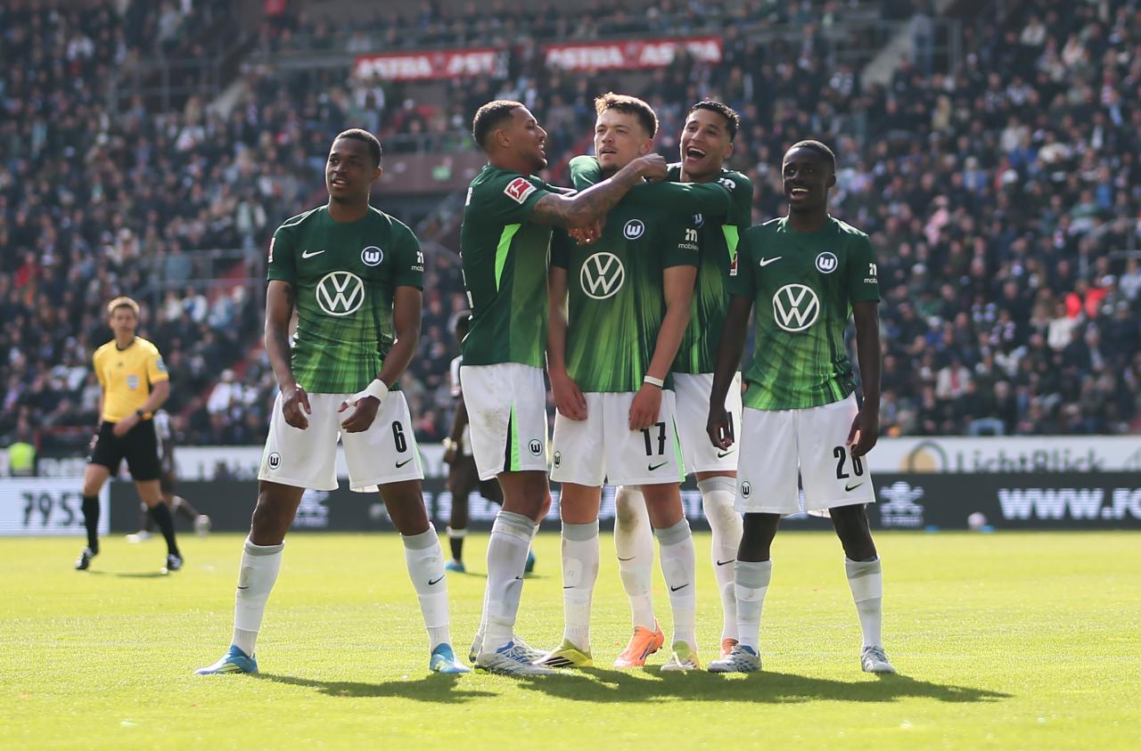Pirate ship sinks as Wolfsburg advance to playoff