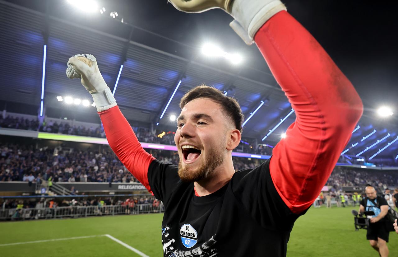 “We’re all party animals tonight!” – Dennis Seimen on Paderborn’s Bundesliga promotion