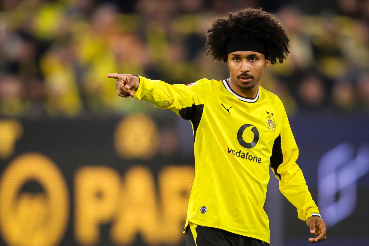Borussia Dortmund bosses discuss tricky Adeyemi contract negotiations