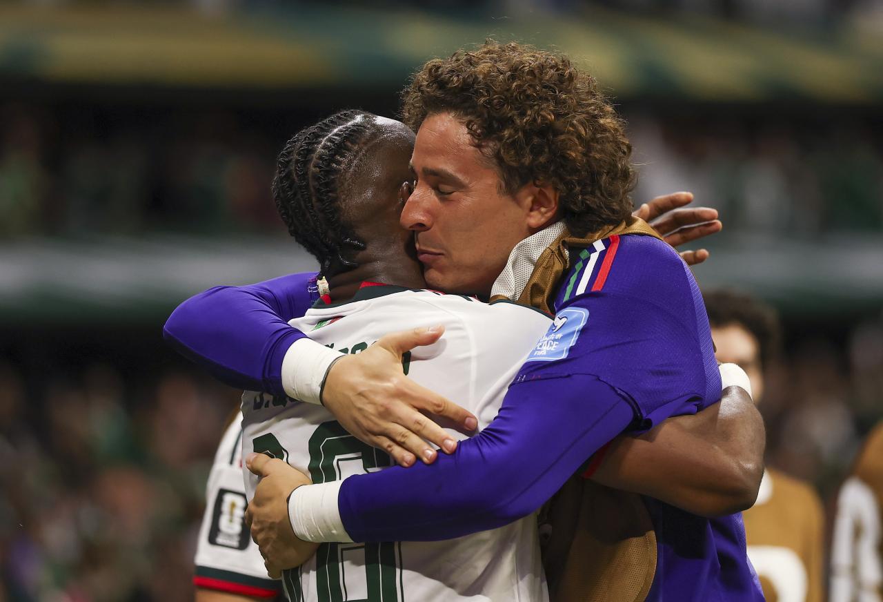 World Cup: Mexico end group stage with perfect record as Czechia bow out