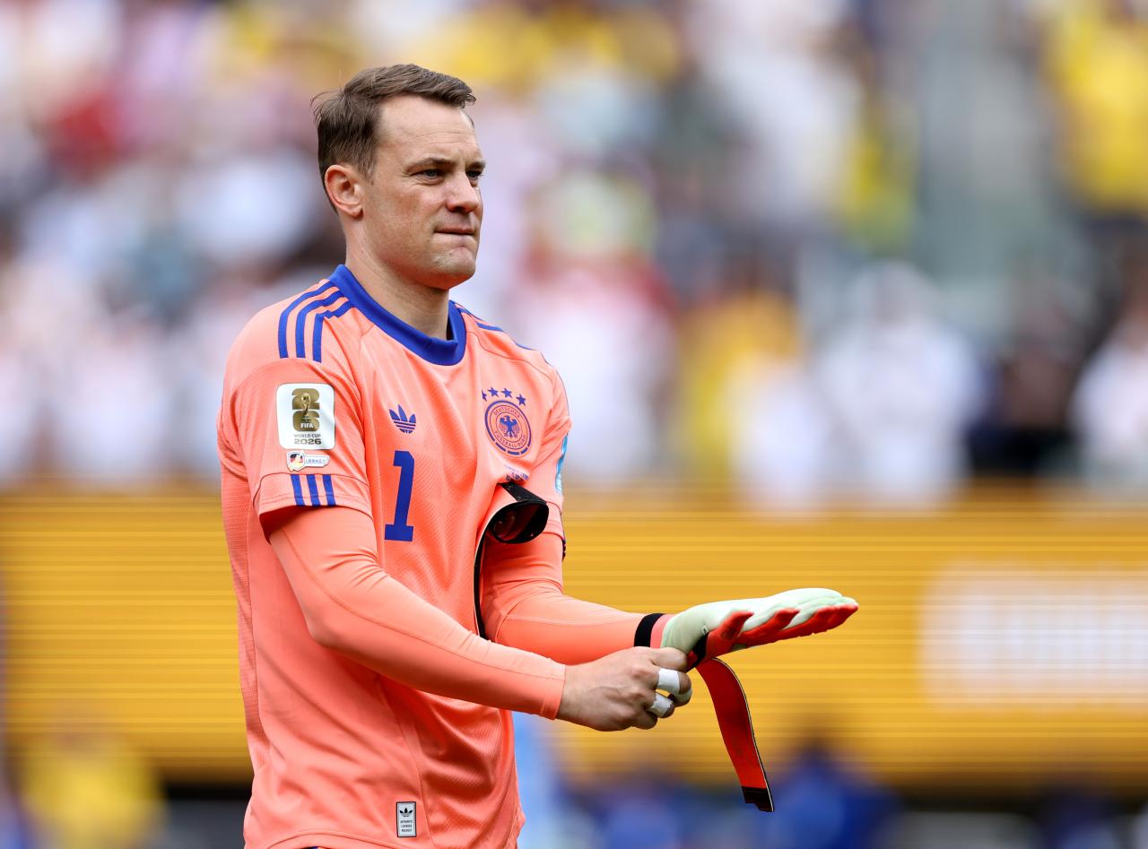 "I can't just evaporate" – Neuer's frosty interaction with reporter after Ecuador game
