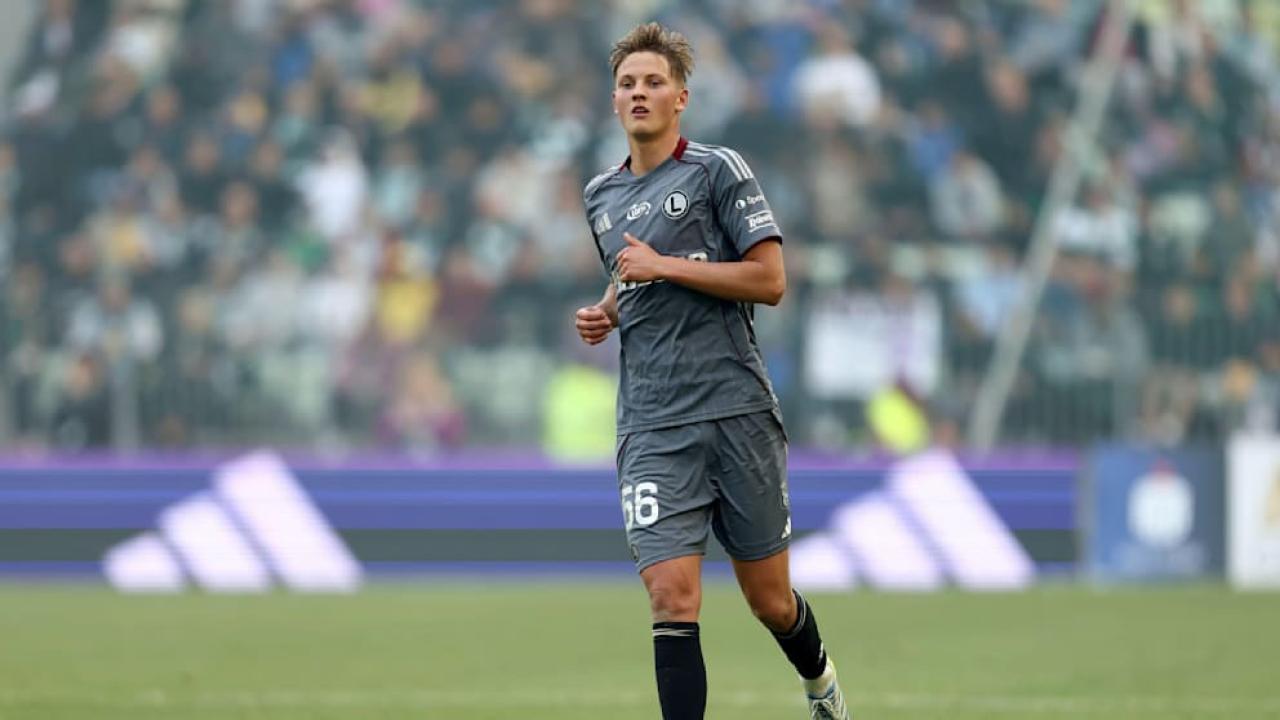 Borussia Mönchengladbach close to signing Polish centre-back