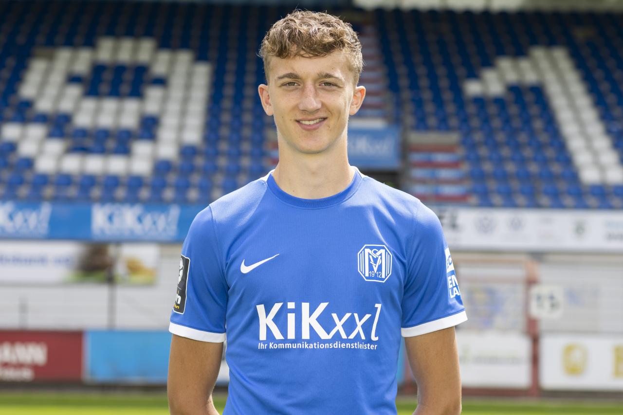 Düsseldorf sign Zwickau forward, Hannover bring in talented Swiss goalkeeper
