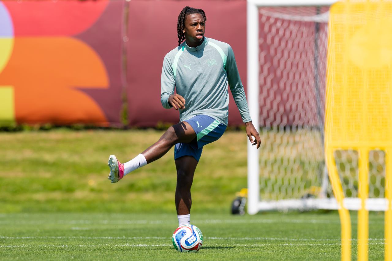 Johan Manzambi set to join Aston Villa after successful hijack of Newcastle move