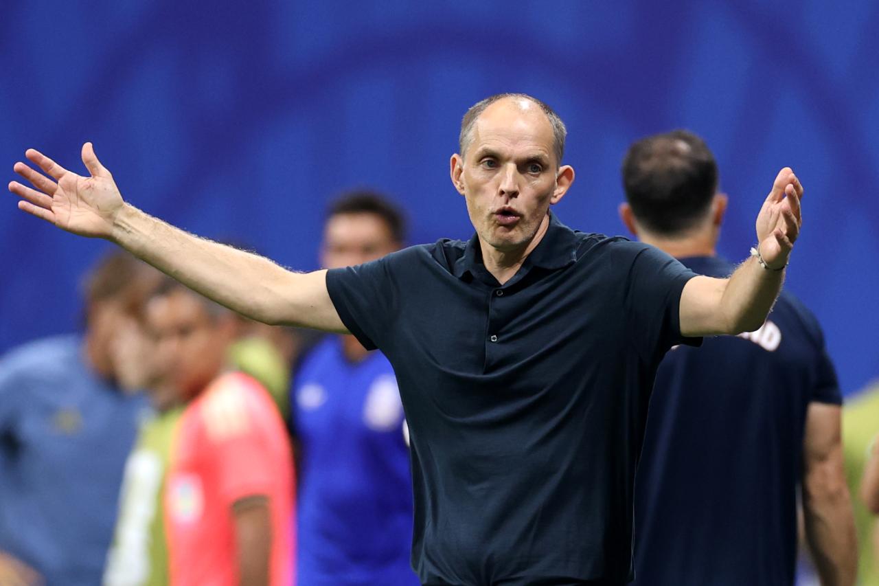World Cup: Ex-Bundesliga coach Thomas Tuchel to remain in charge of England