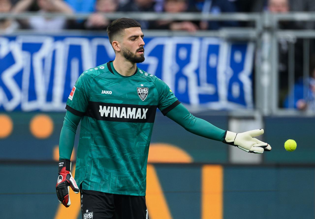 Bredlow "confident" he can impress at VfB Stuttgart with Seimen sidelined
