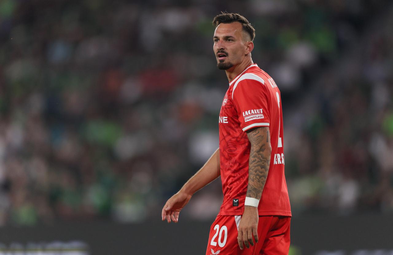 Waldhof Mannheim-Kaiserslautern cup derby delayed as police intervene