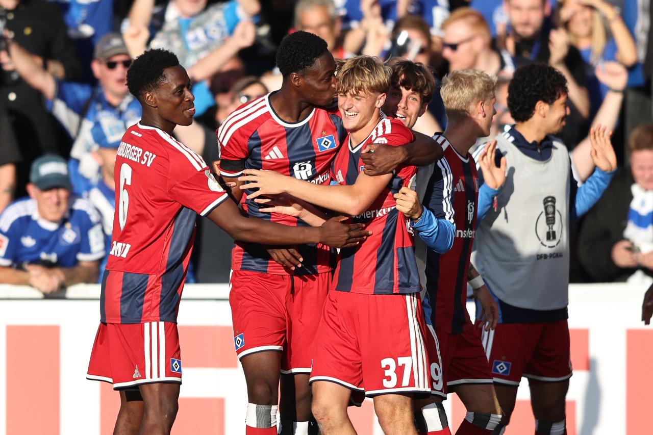 HSV's 16-year-old sensation steals the show in DFB-Pokal victory against Verl