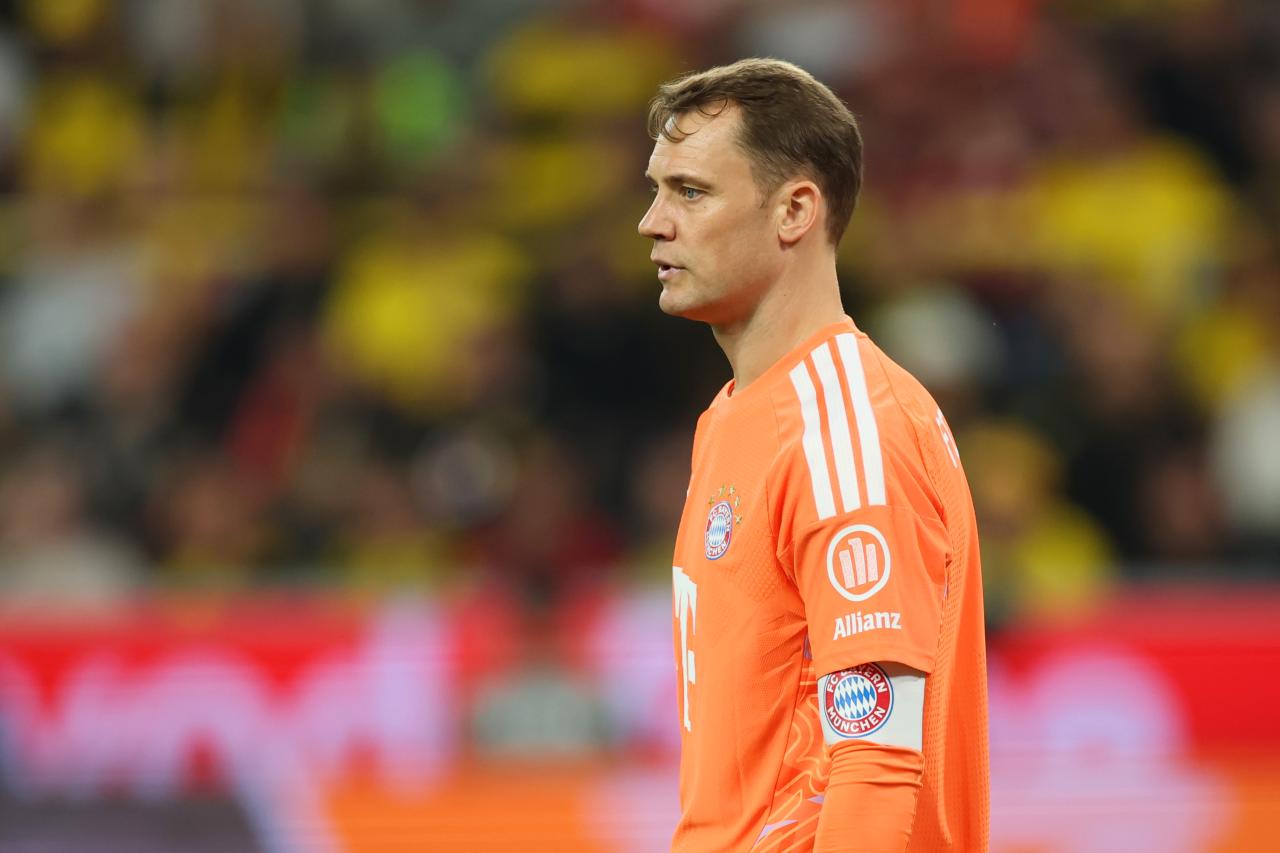 Manuel Neuer sparks injury scare during Bayern training